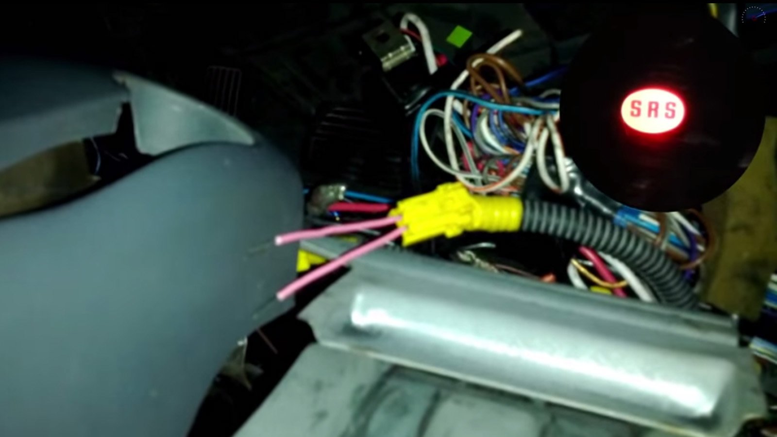 Honda Civic: cómo restablecer la luz SRS